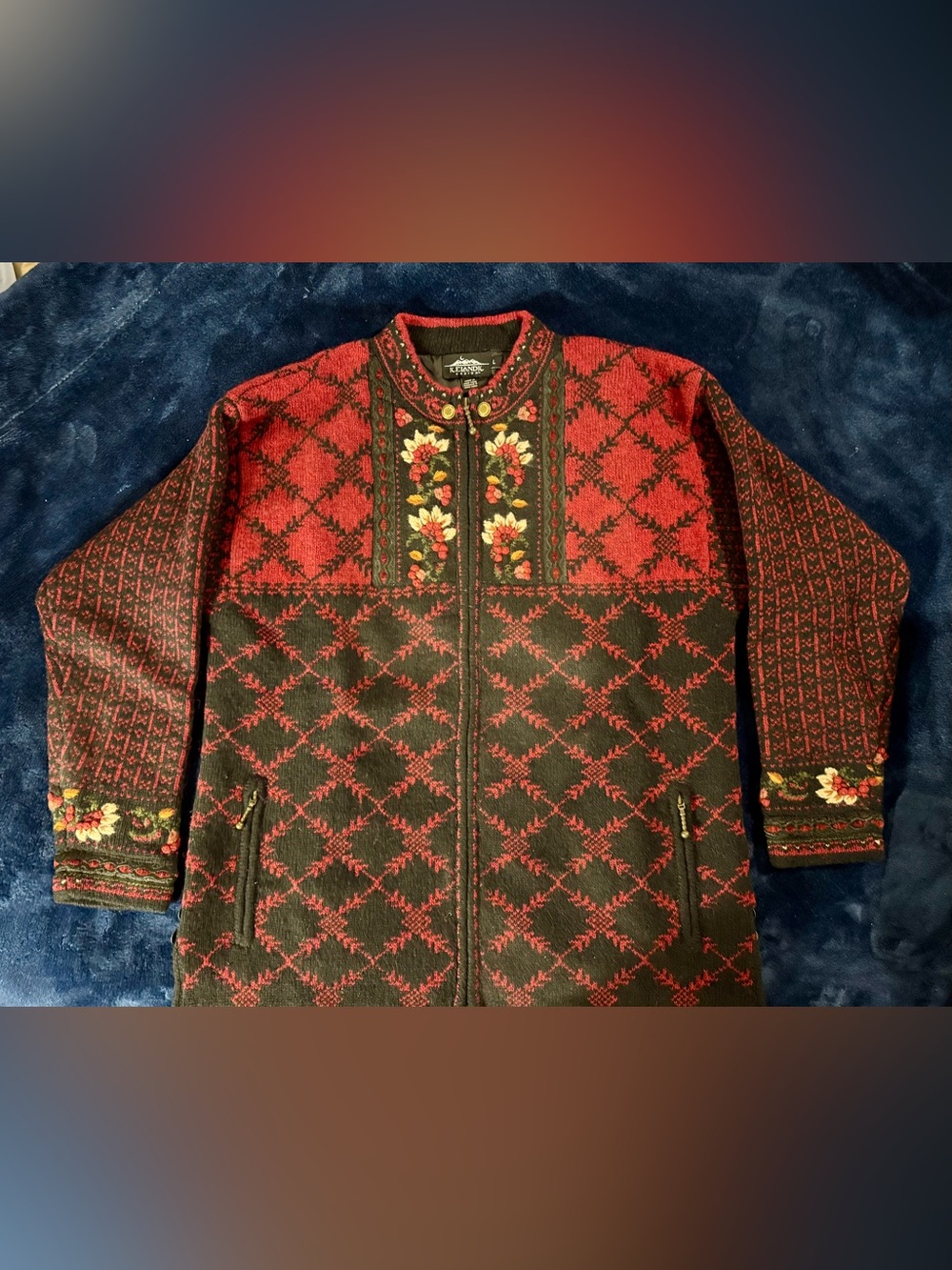 Icelandic Design Red & Black Floral Zip Jacket, Large